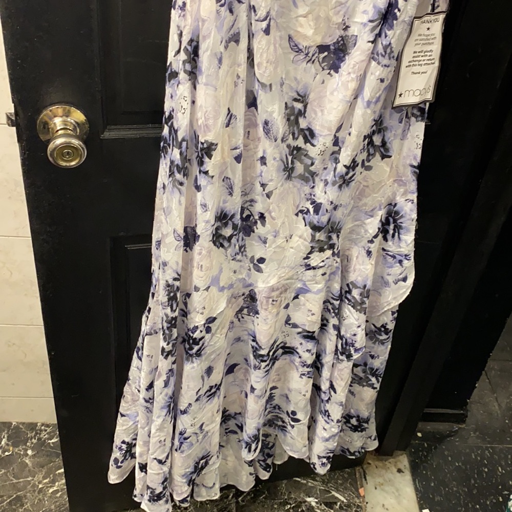 8..Alex Evenings Floral Tea Length Dress - Picture 5 of 8